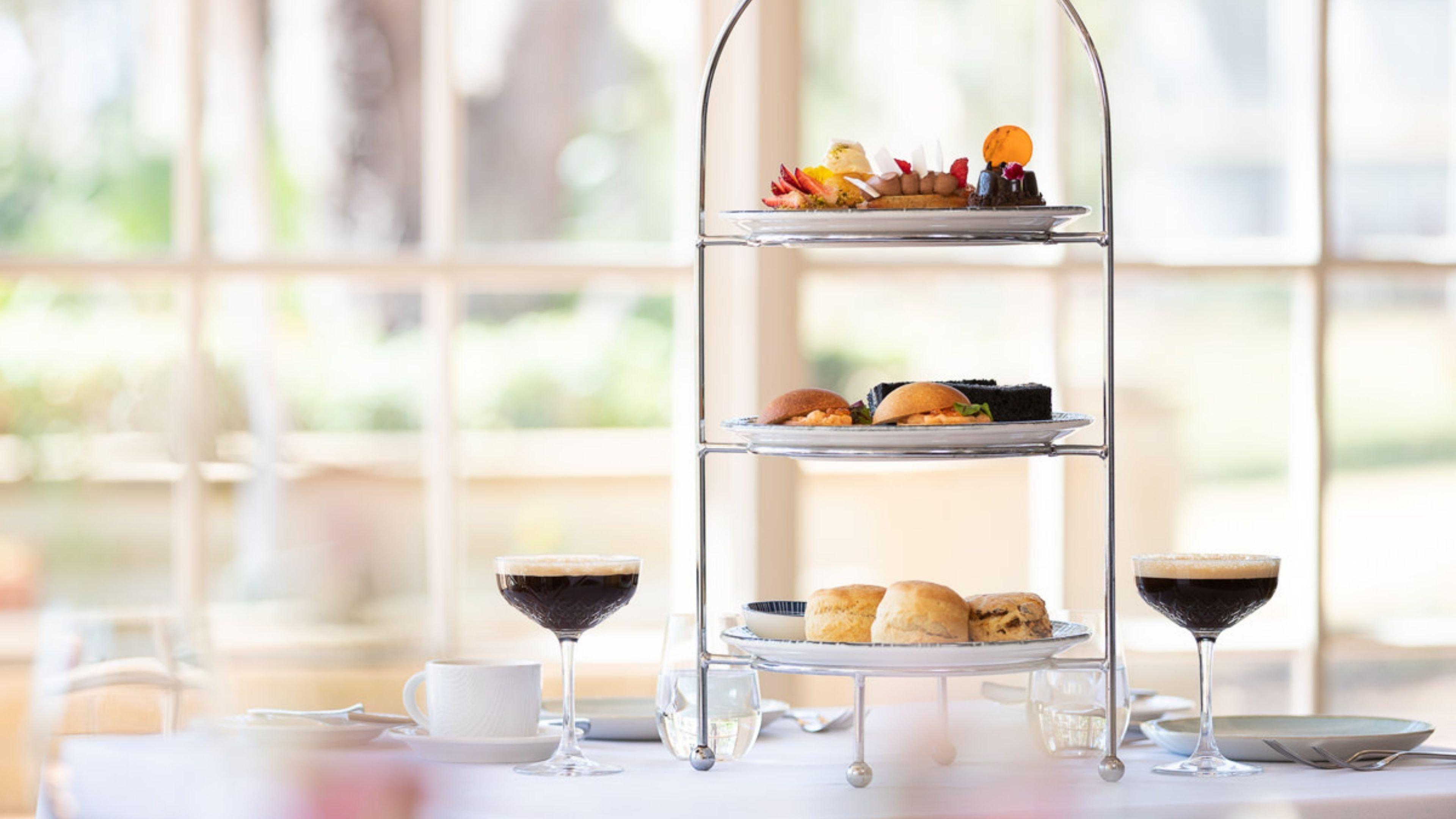 Intercontinental Sanctuary Cove Resort By Ihg Guldkusten Exteriör bild Afternoon tea at the InterContinental Dublin