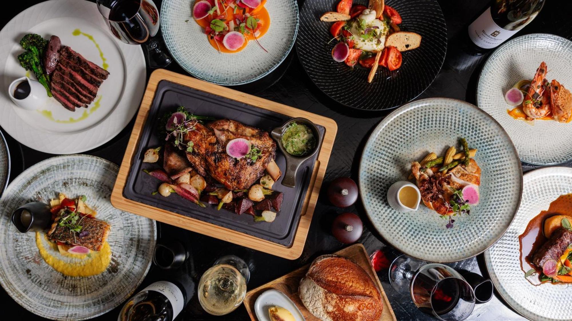 Intercontinental Sanctuary Cove Resort By Ihg Guldkusten Exteriör bild A selection of dishes at the restaurant