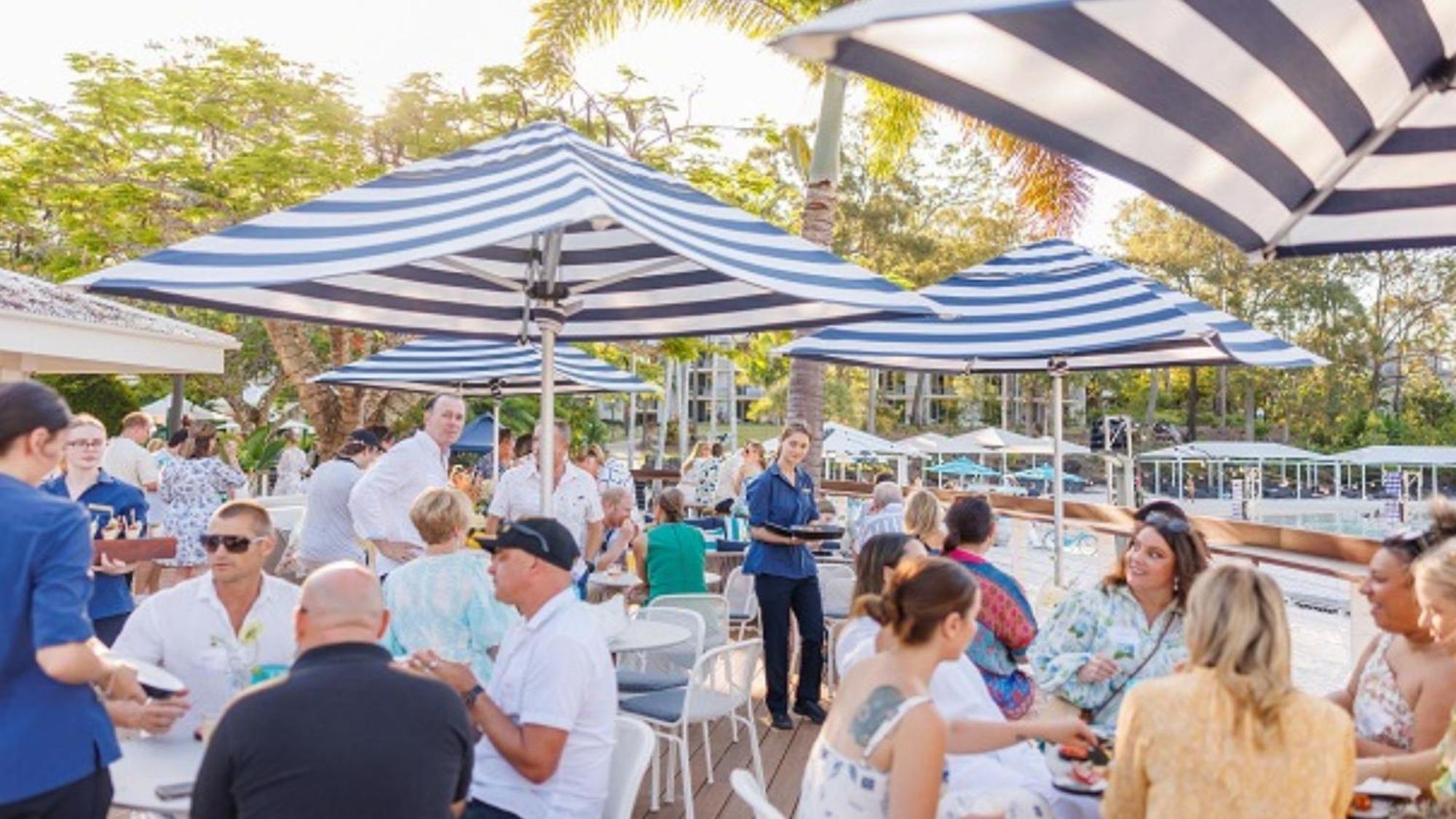 Intercontinental Sanctuary Cove Resort By Ihg Guldkusten Exteriör bild The Deck at the 2017 Magic Millions Gold Coast Turf Club