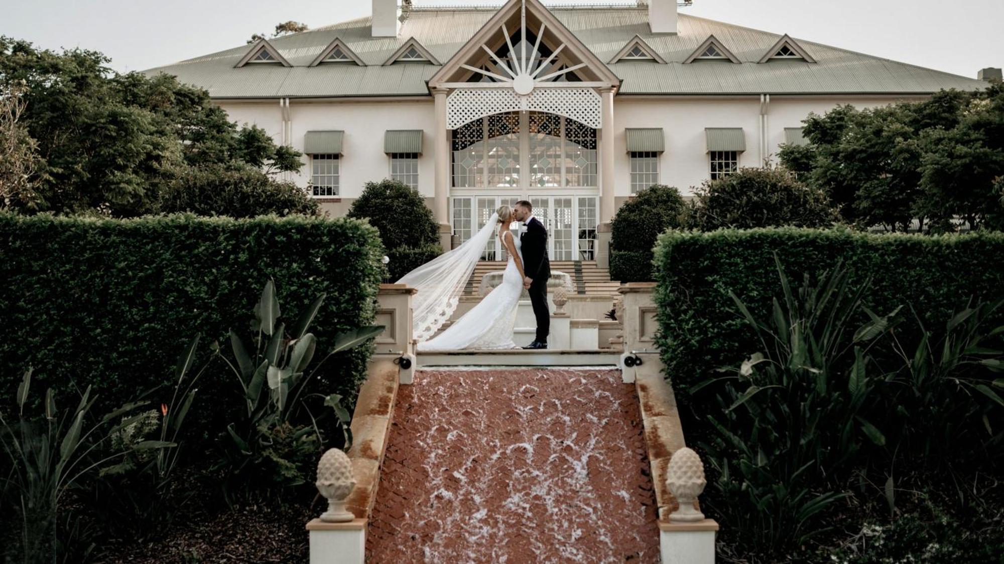 Intercontinental Sanctuary Cove Resort By Ihg Guldkusten Exteriör bild Wedding at the Rivervale Hotel